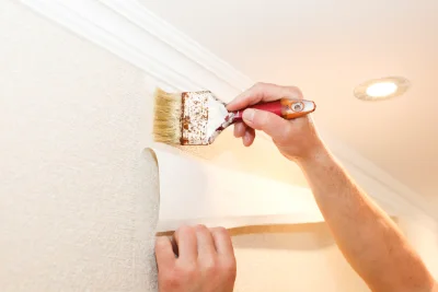 Pose de papier peint à Maillot — revêtements muraux et toiles de verre